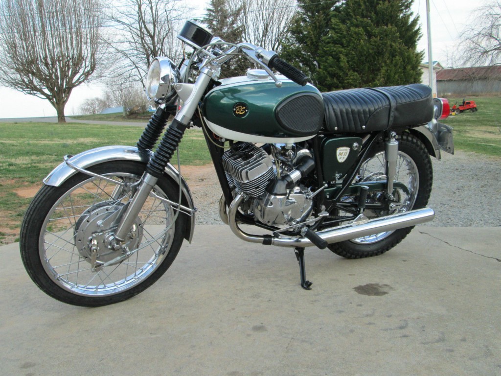 bridgestone-200-rs-1970-restored-classic-motorcycles-at-bikes