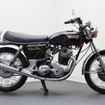 Norton Commando 750 - 1972 - Right Side View, Engine, Frame and Patrol Tank.
