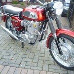 BSA Rocket 3 - 1969 - Exhaust System, Forks, Seat, Gas Tank and Knee Pads.