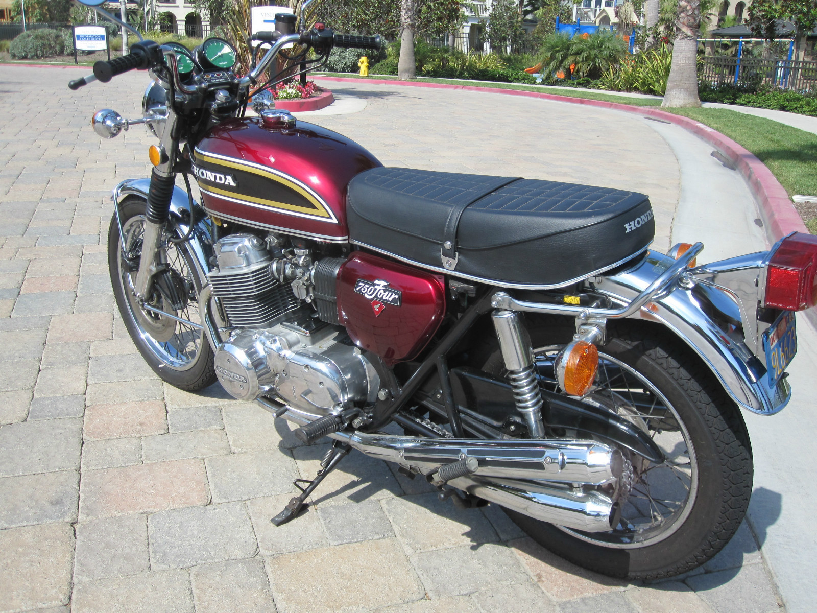Honda CB750 - 1976