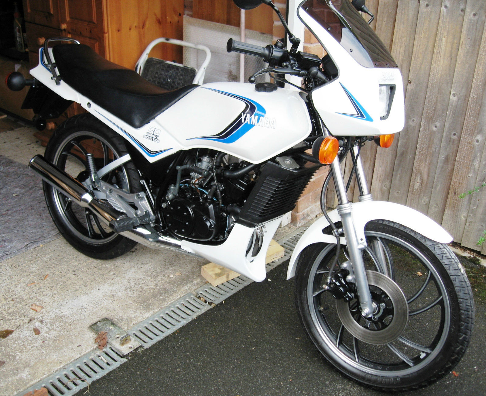 Yamaha RD125LC - 1982