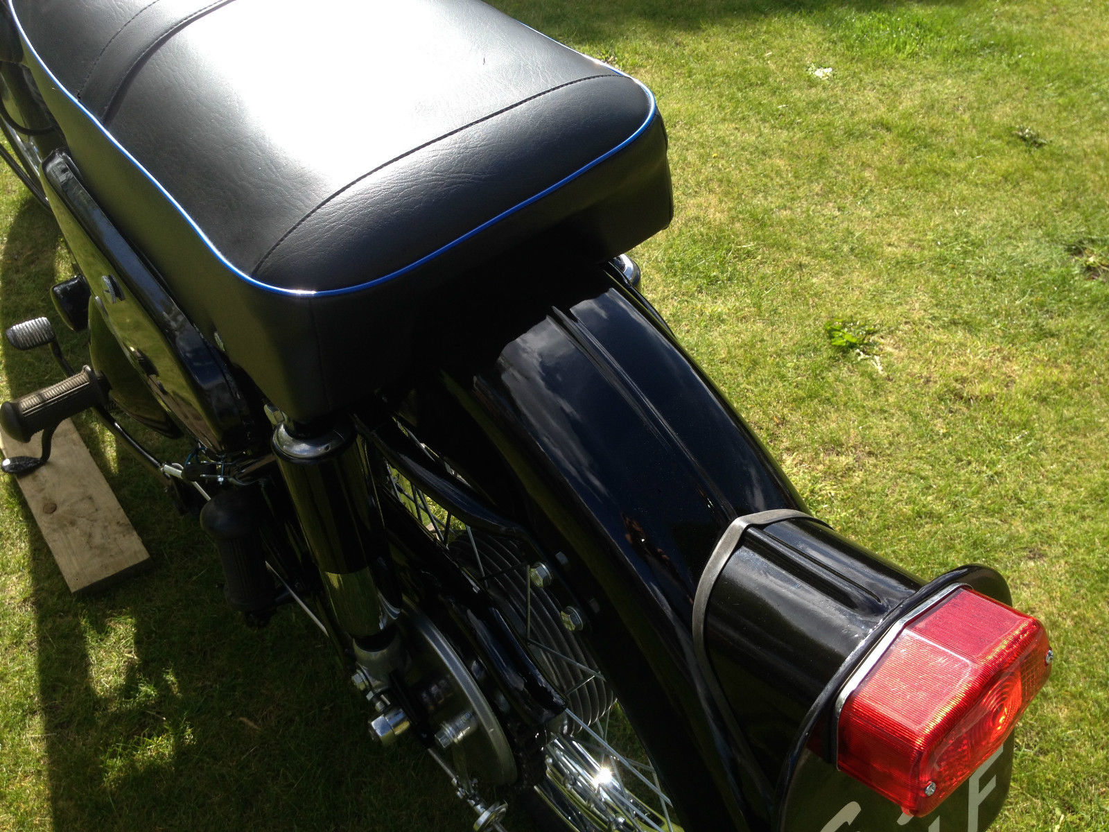 AJS 16MS - 1957 - Seat, Rear Fender and Tail Light.