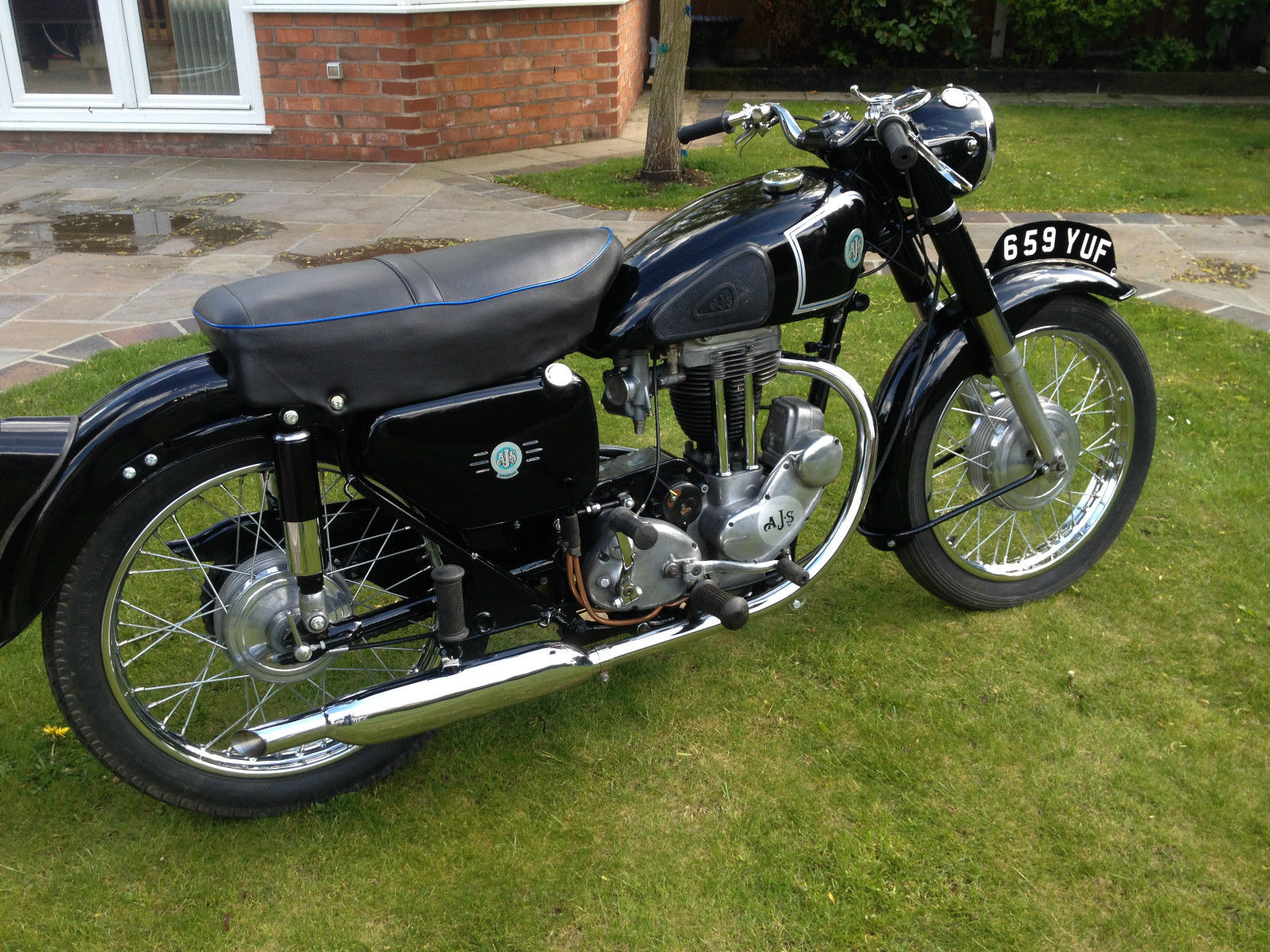 AJS 16MS - 1957 - Fuel Tank, Saddle, Front Mudguard and Rear Suspension.