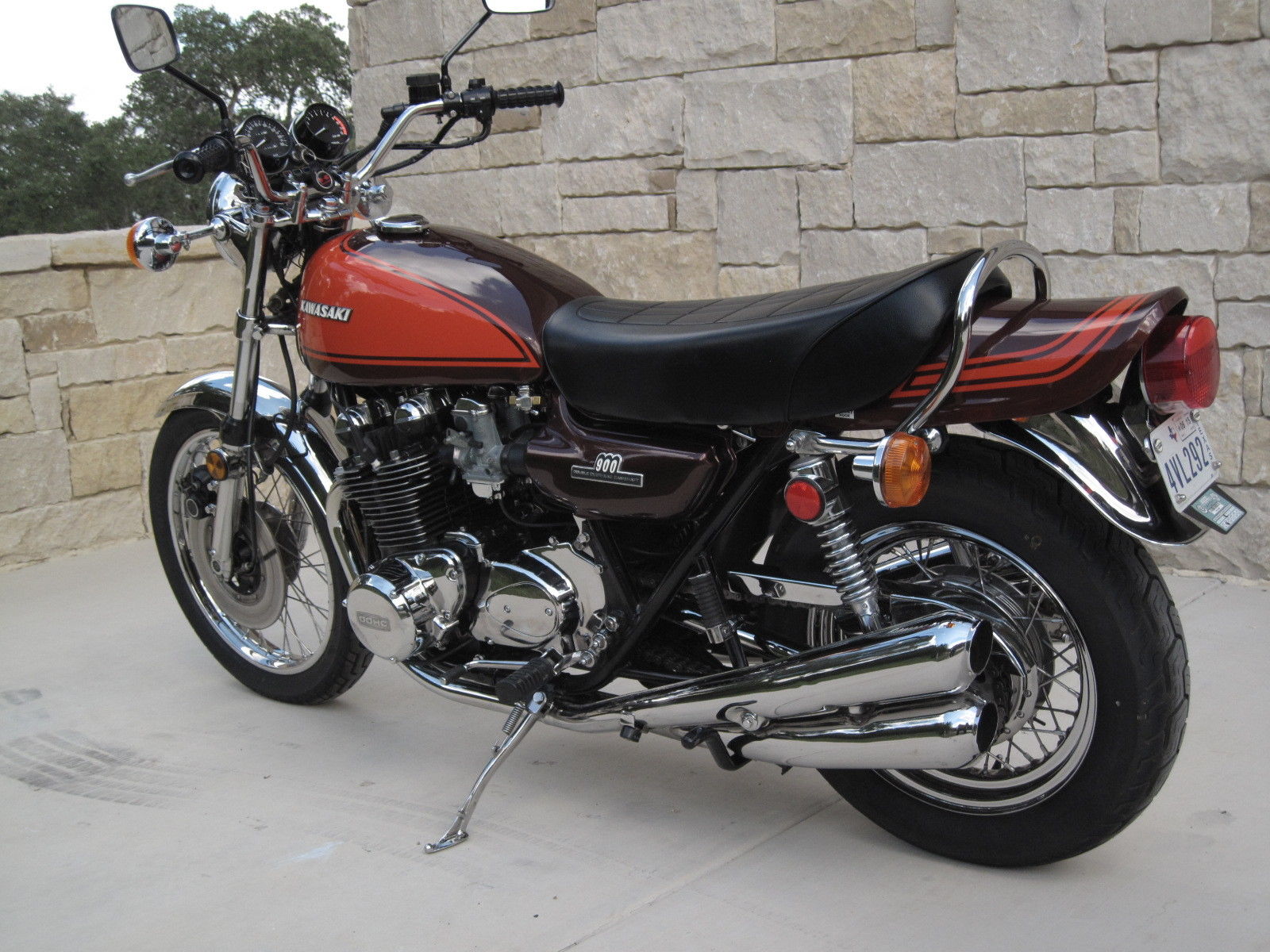 Kawasaki Z1 - 1973 - Frame, Fuel Tank and Exhaust System.