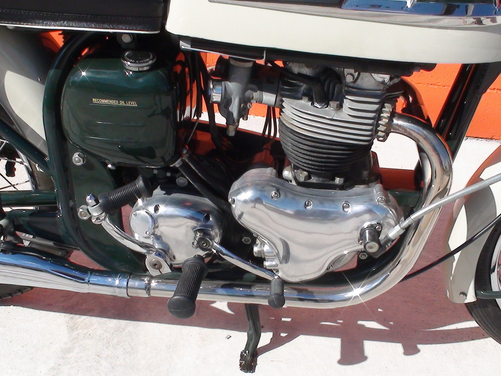 Norton Dominator 88 - 1960 - Kick Start, Timing Cover, Gearbox and Gear Change.