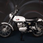 Yamaha DT1 250 - 1968 - Left Side View, Gas Tank, Seat and Motor.