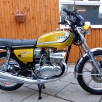 Suzuki GT380 - 1974 - Right Side View, Side Panel with Glitter Badges.