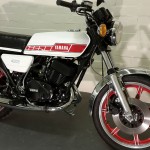Yamaha RD400F - 1979 - Forks, Indicator, Seat, Side Panel, Front Mudguard and Headlight.