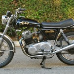 Norton Commando - 1974 - Motor and Transmission, Exhaust, Frame, Gas Tank and Transmission Cover.