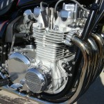 Kawasaki Z1000 LTD - 1980 - Motor and Transmission, Points Cover, Cylinder Head, Valve Cover, Camshaft Cover and Spark Plugs.