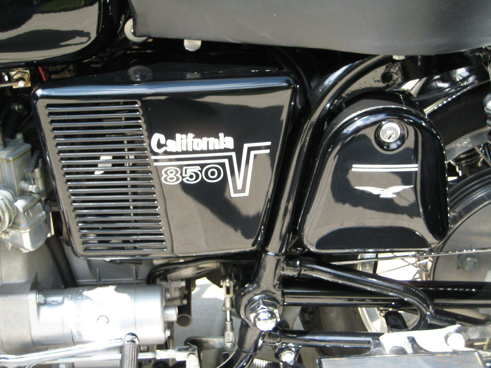Moto Guzzi California - 1974 - Side Panel, 850 California Decal, Frame and Swing Arm.