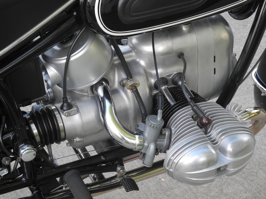 BMW R69S - 1968 - Carburettor, Airbox, Pushrod Tubes and Cylinder Head.